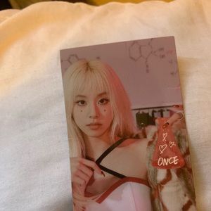 selling chaeyoung fol scratch card!